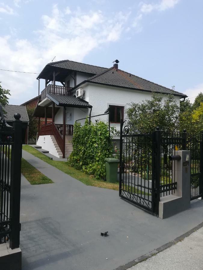Holiday Home Baotic Velika Mlaka Exterior photo